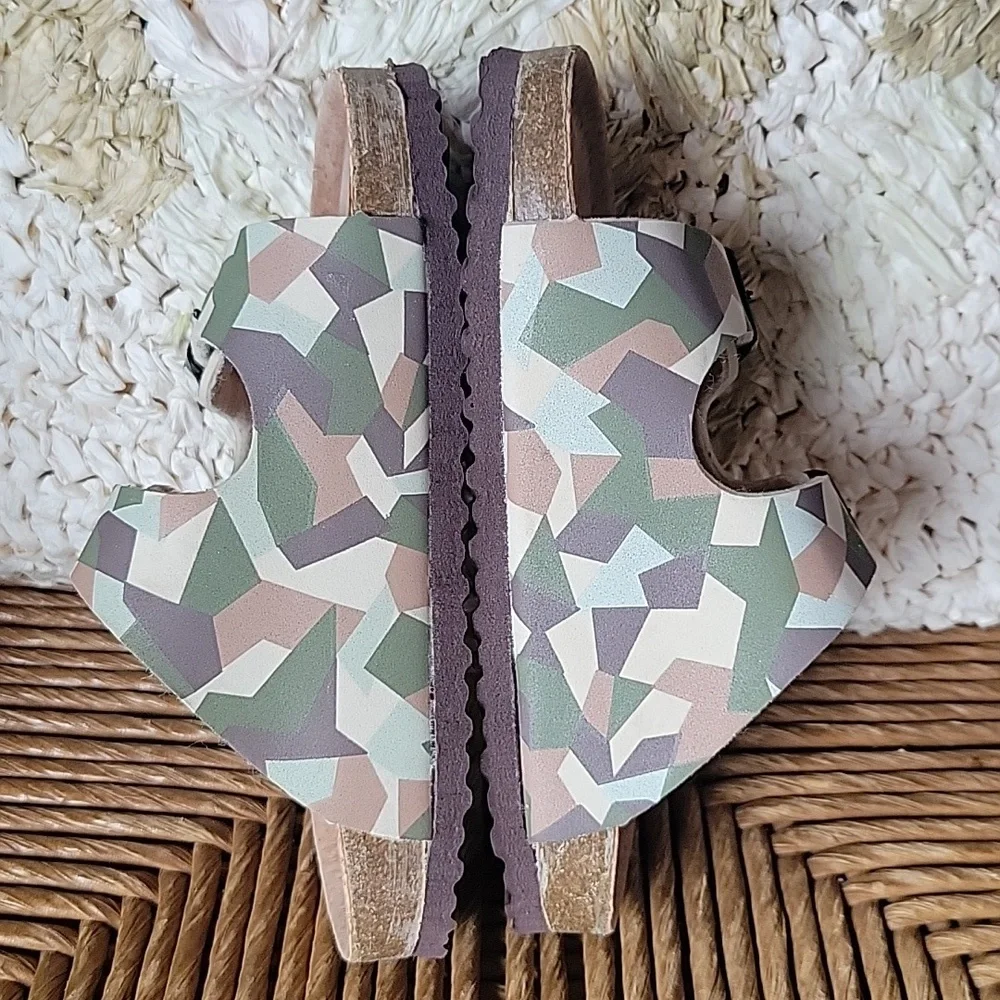 NWOT, Lily & Dan camo sandals, size 7/8